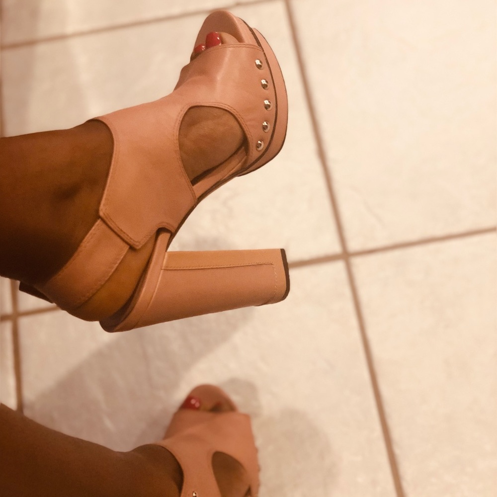 Vince Camuto blush platform sandals